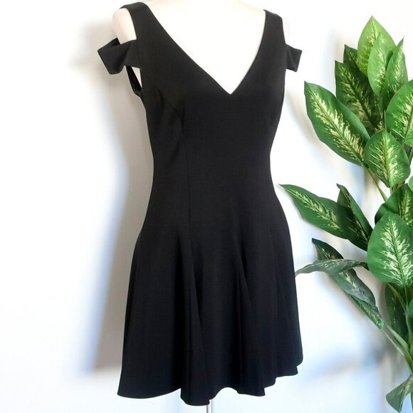 Ralph Lauren Black Cold Shoulder Sleeveless Fit & Flare V-neck Mini Dress 4 - Picture 9 of 9